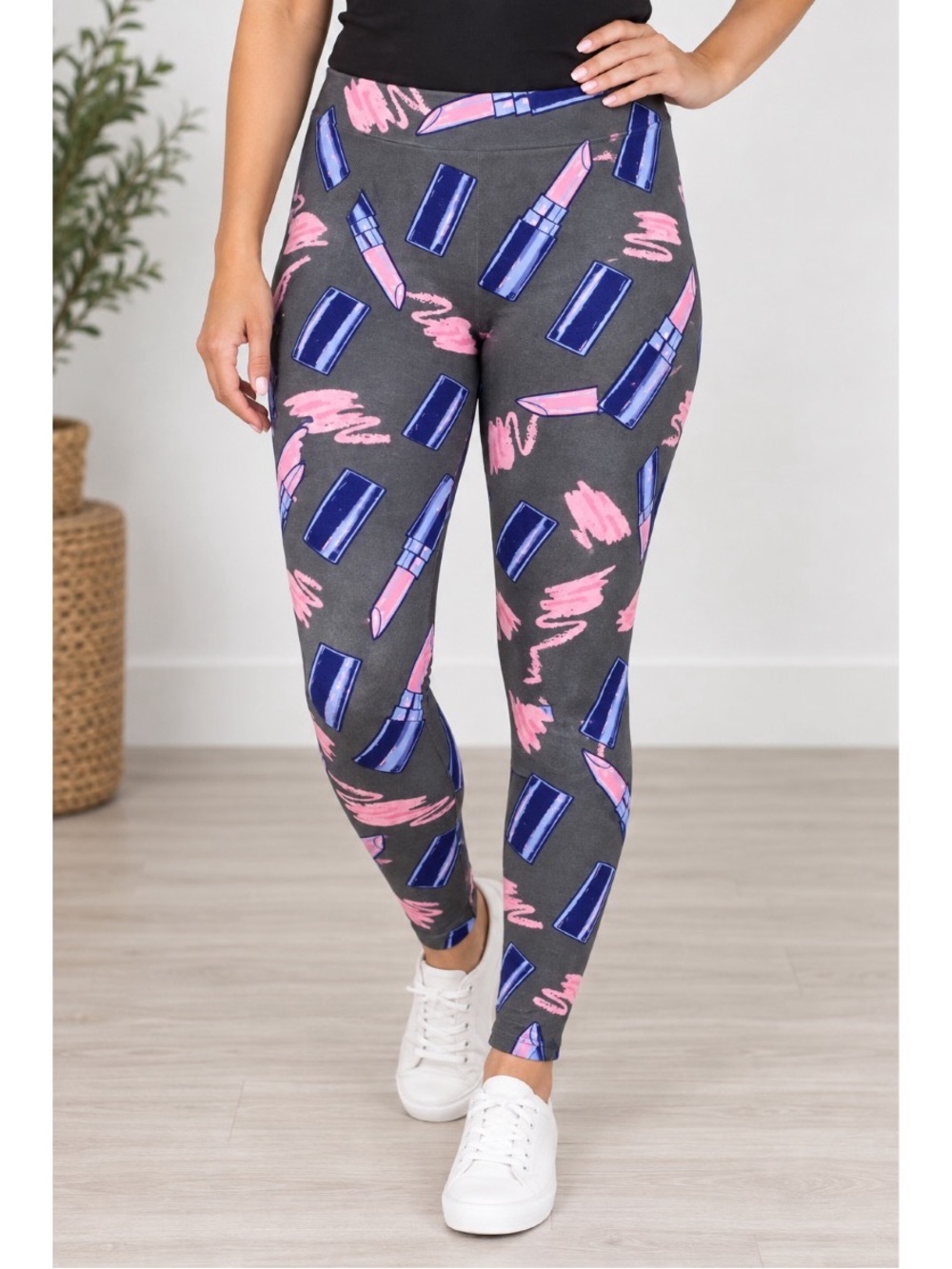LuLaRoe Leggings – lipstick and pink brushstroke print size TC (12-18)